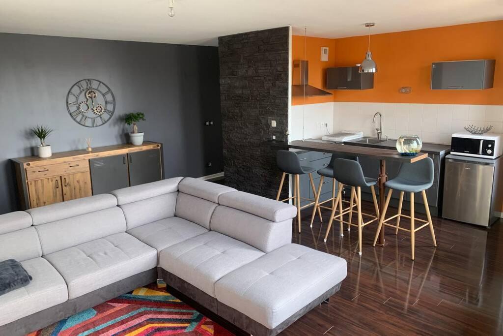 Apartment Dernier Etage, Balcon, Parking Gratuit ! Bordeaux